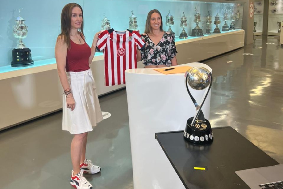 VIDEO. Chivas da la bienvenida a Adriana Iturbide, refuerzo estelar para el Apertura