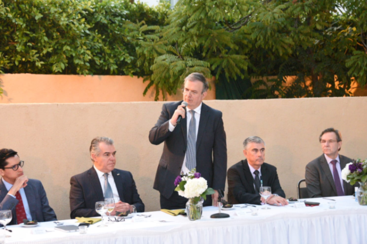 Foto: Especial | Se reúne Ebrard en Los Ángeles con CCE y AMCHAM