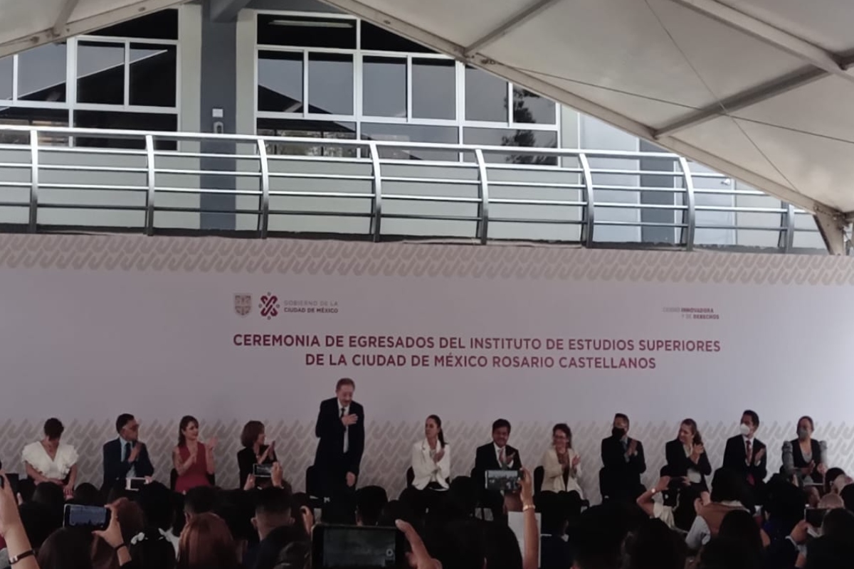 Los invitados que conformaron el presídium coincidieron en que es de vital importancia seguir invirtiendo en la educación pública