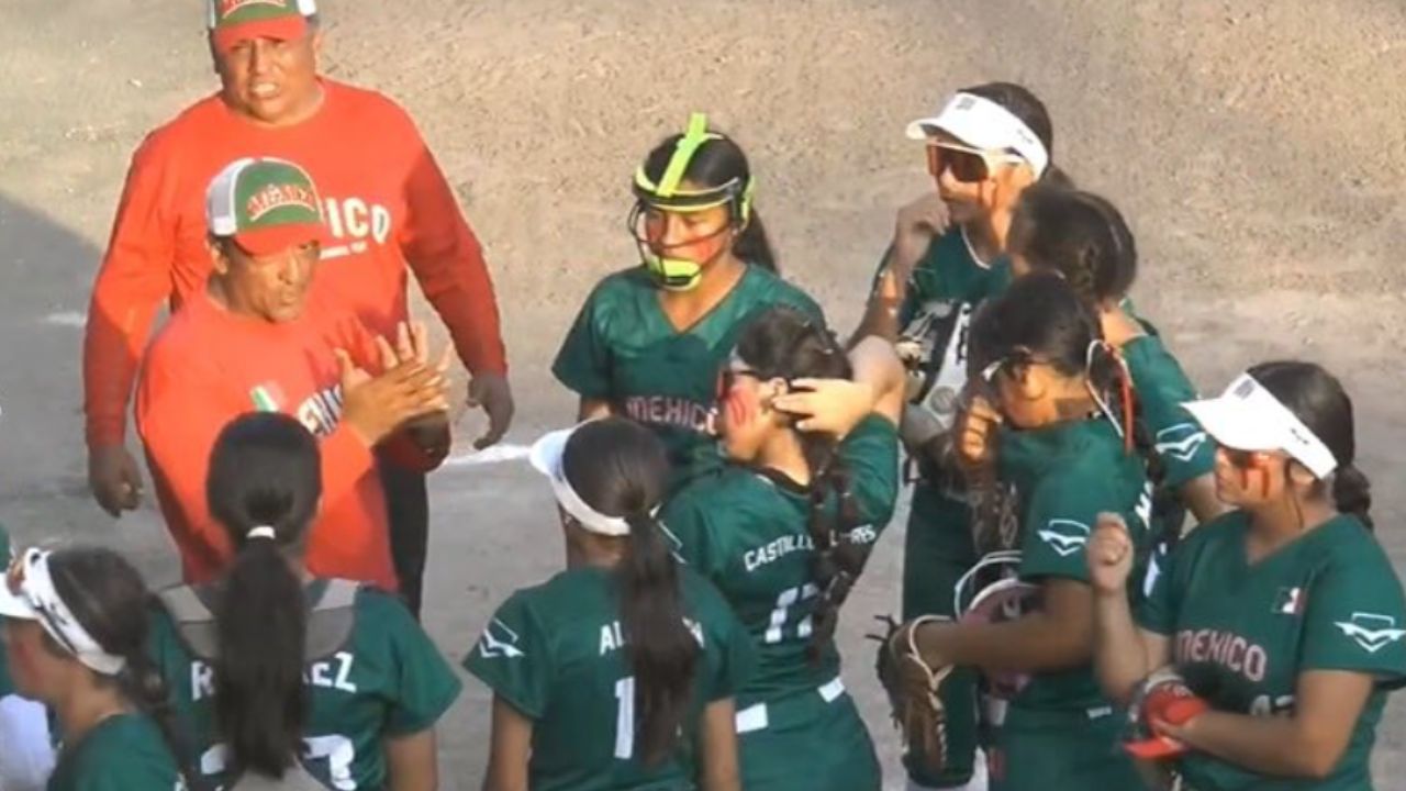 Foto:Twitter/@CONADE|¡Históricas! La Selección Mexicana Sub 15 femenil de Softbol clasifica a la Copa del Mundo