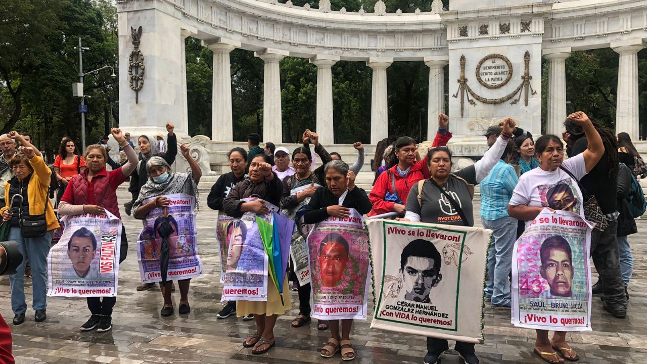 Padres normalistas - caso Ayotzinapa