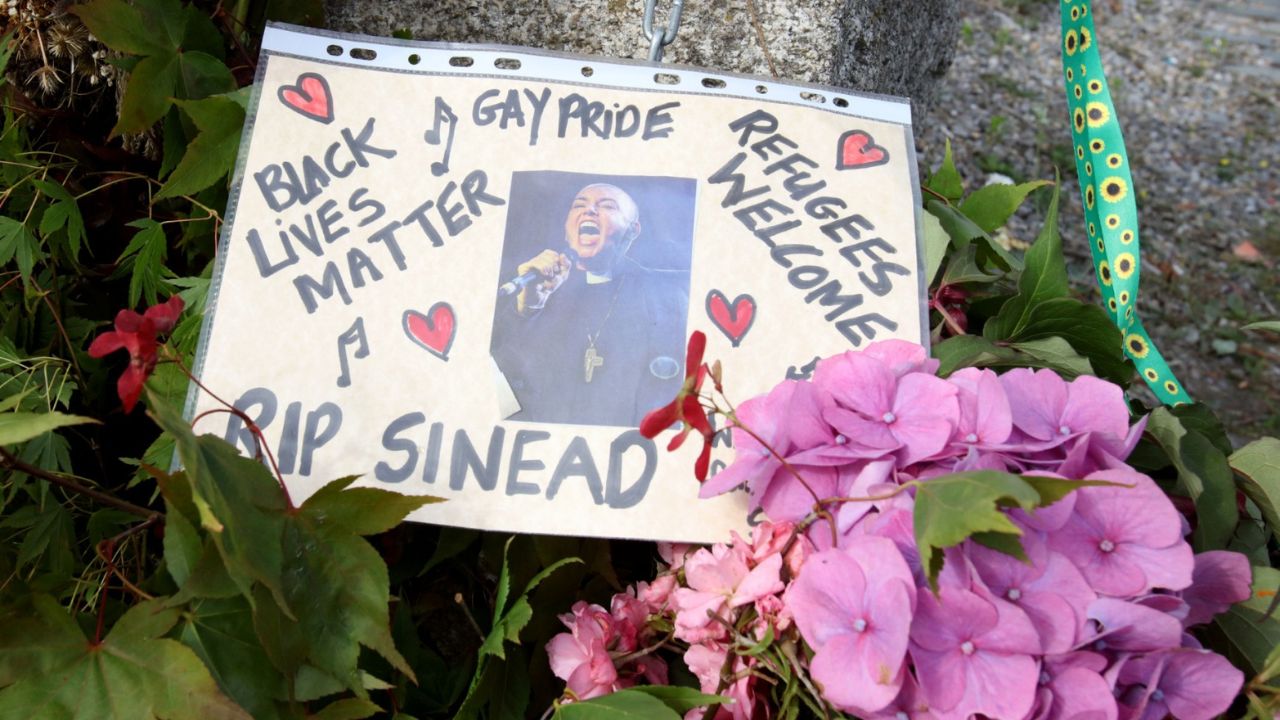 Admiradores tuvieron la posibilidad de rendirle un "último adiós" a Sinead O'Connor
