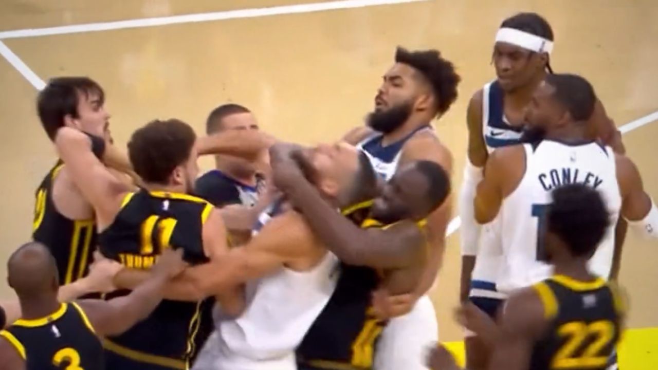 Draymond Green ahorca a Rudy Gobert en juego de la NBA
