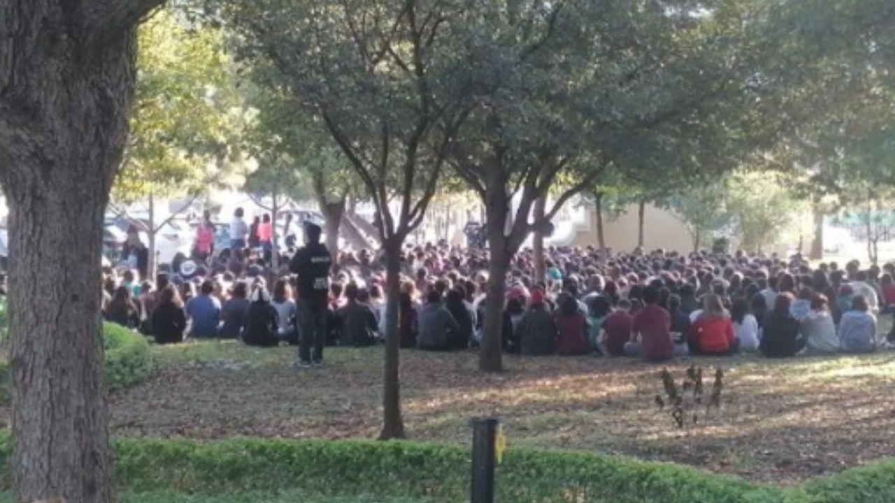 Reportan ataque a estudiantes con arma blanca en la UANL; hay 2 heridos