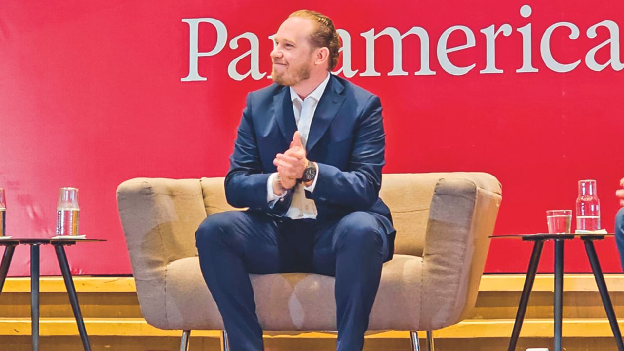 Promesa. En un diálogo con estudiantes de la Universidad Panamericana, el panista resaltó que de ganar la Jefatura de Gobierno transformará la capital en beneficio de sus habitantes.