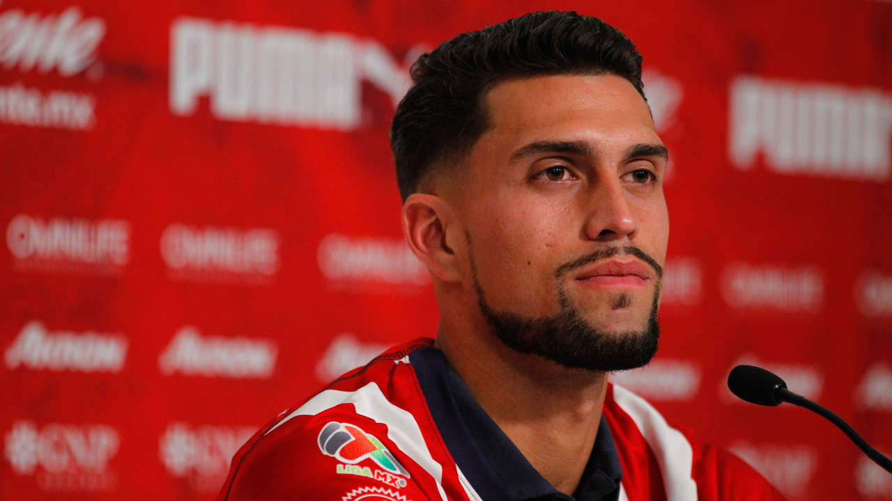Daniel Ríos sale de Chivas