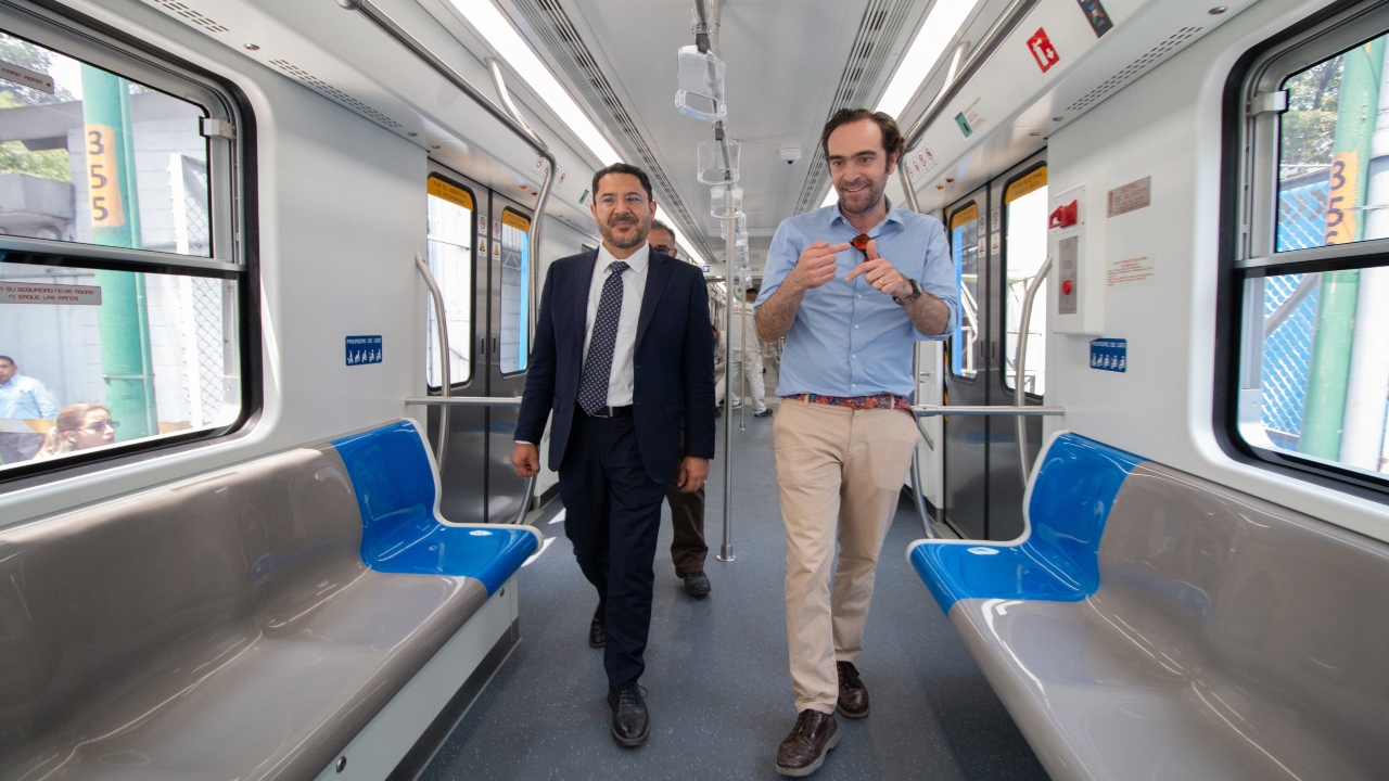 Interior del tren ligero/ Foto: Gobierno de la Ciudad de México