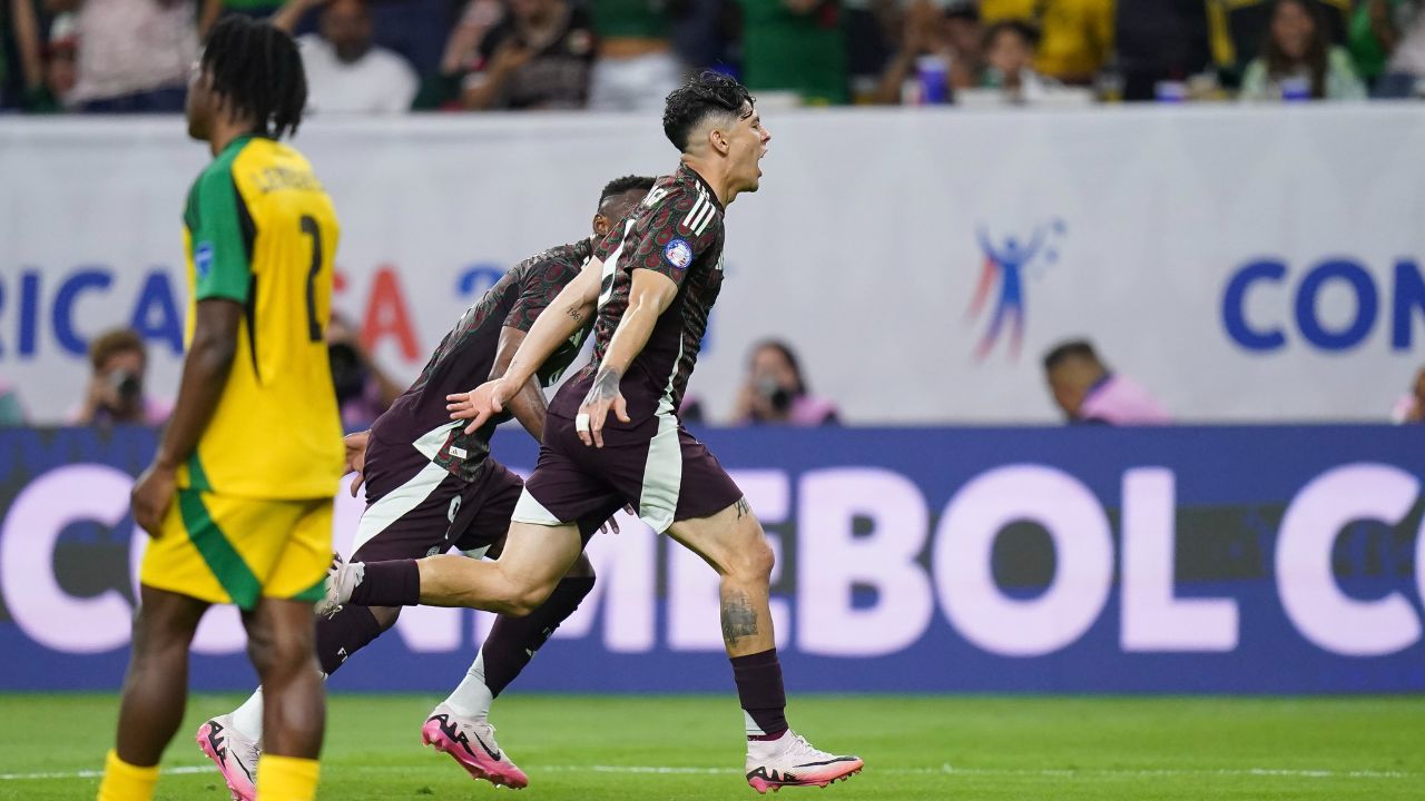 México vence a Jamaica en su primer partido de Copa América.
