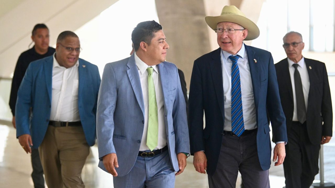 San Luis Potosí es hoy un estado con amplias posibilidades de fortalecer la inversión del extranjero, destacó Ricardo Gallardo Cardona