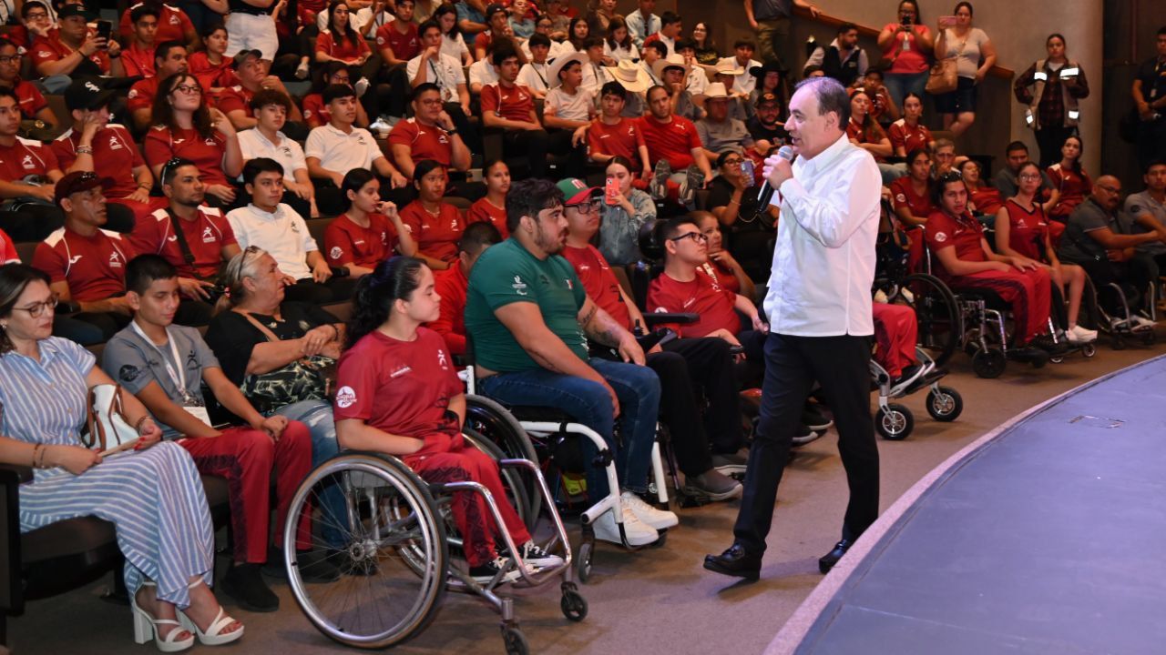 Beneficia Gobernador Durazo a 452 atletas con becas deportivas