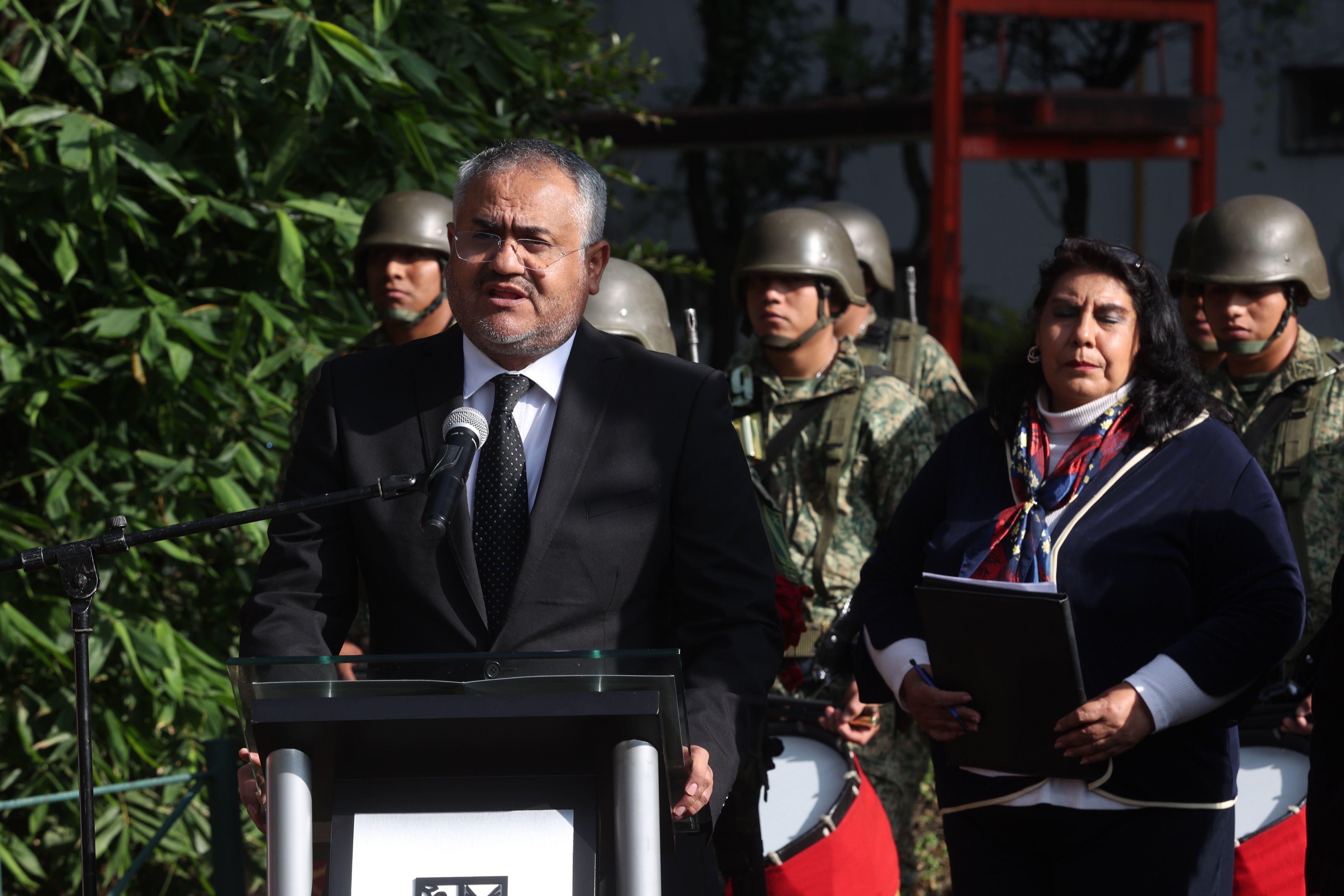 FOTO: EDGAR NEGRETE LIRA/CUARTOSCURO/ alcalde de Cuauhtémoc, Raúl Ortega RodríguezEl texto original de este artículo fue publicado por la Agencia Quadratín en la siguiente dirección: https://mexico.quadratin.com.mx/rinden-honor-en-tlatelolco-a-victimas-del-19s-de-1985-y-2017/ Este contenido se encuentra protegido por la ley. Si lo cita, por favor mencione la fuente y haga un enlace a la nota original de donde usted lo ha tomado. Agencia Quadratín. Todos los Derechos Reservados © 2023.