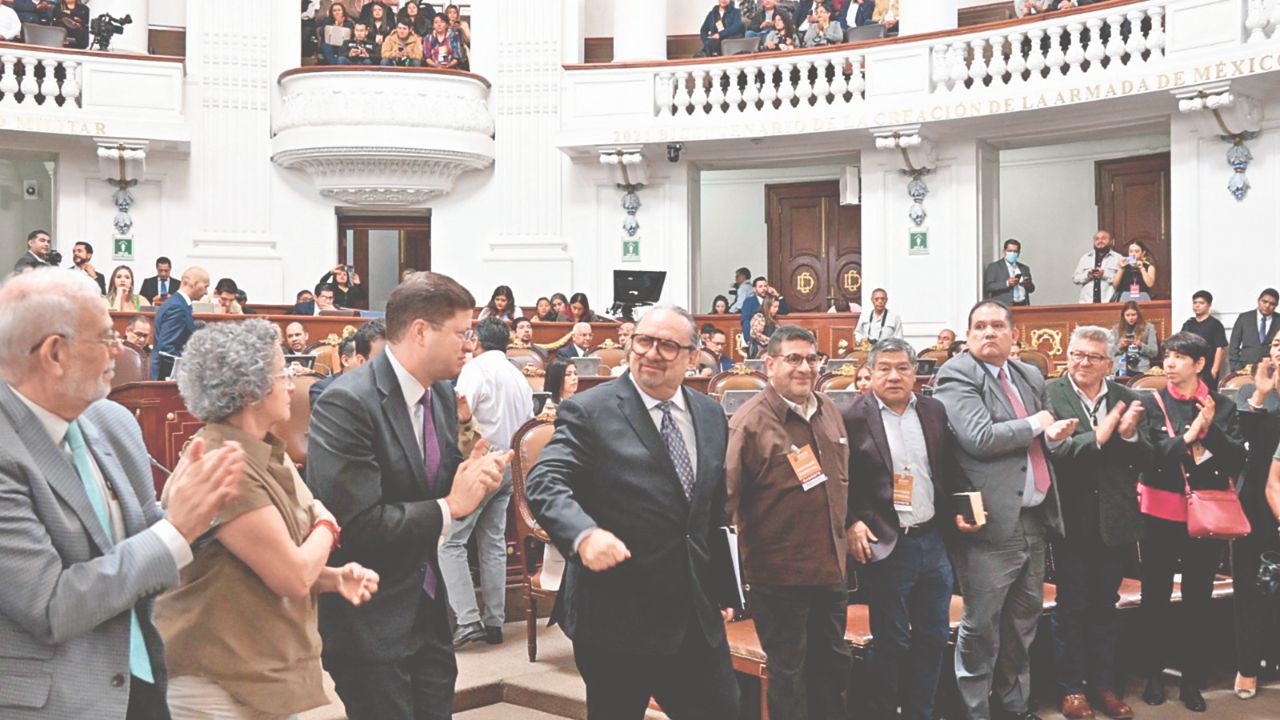 Secretario de Gobierno, Ricardo Ruiz, compareció ante el Congreso local, donde presumió que en la capital hay un “nuevo modelo de gobernabilidad,