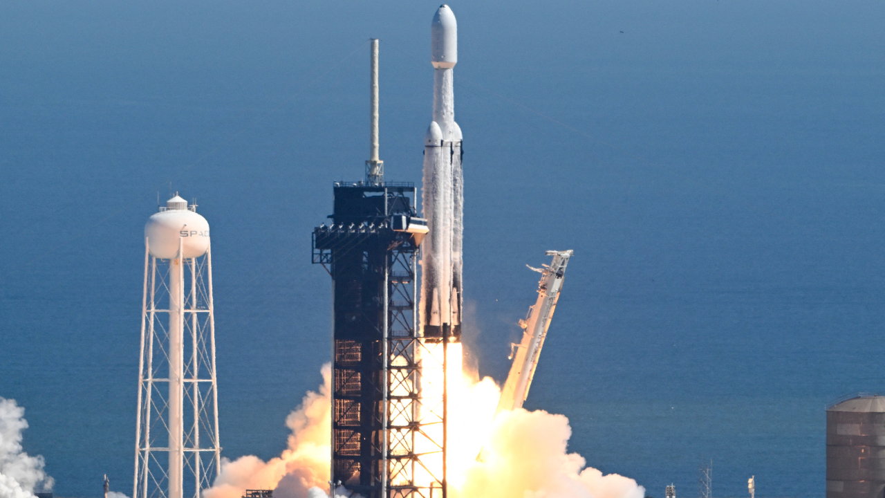 NASA lanza nave a Júpiter en busca de vida