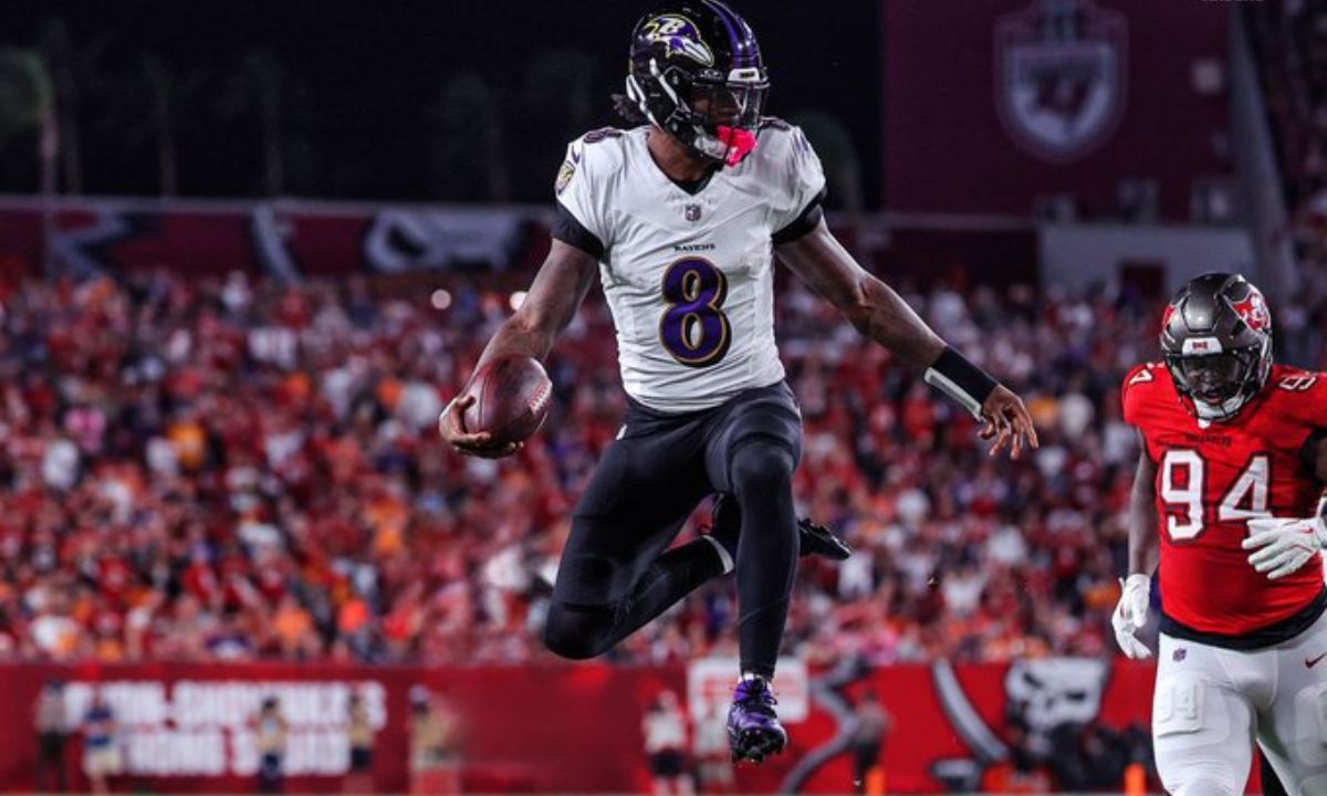 Cuervos remontan en su visita a Tampa Bay