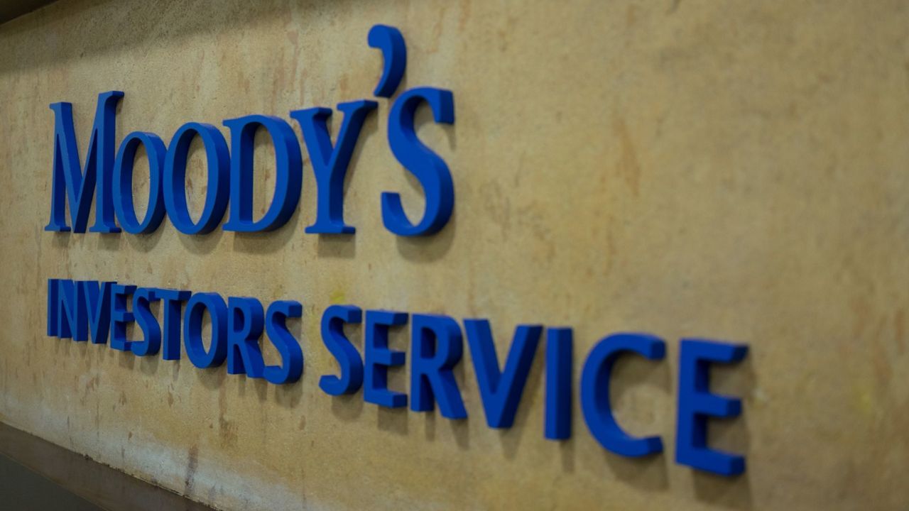 La agencia Moody’s cambió la perspectiva de la calificación mexicana