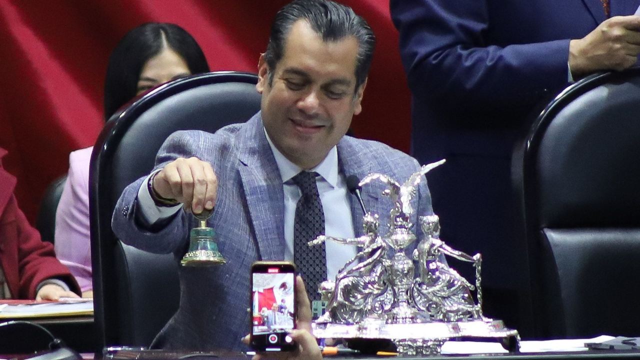 "Envié una reserva al presidente del Senado de la República para proponer evitar su desaparición", dijo Gutiérrez Luna