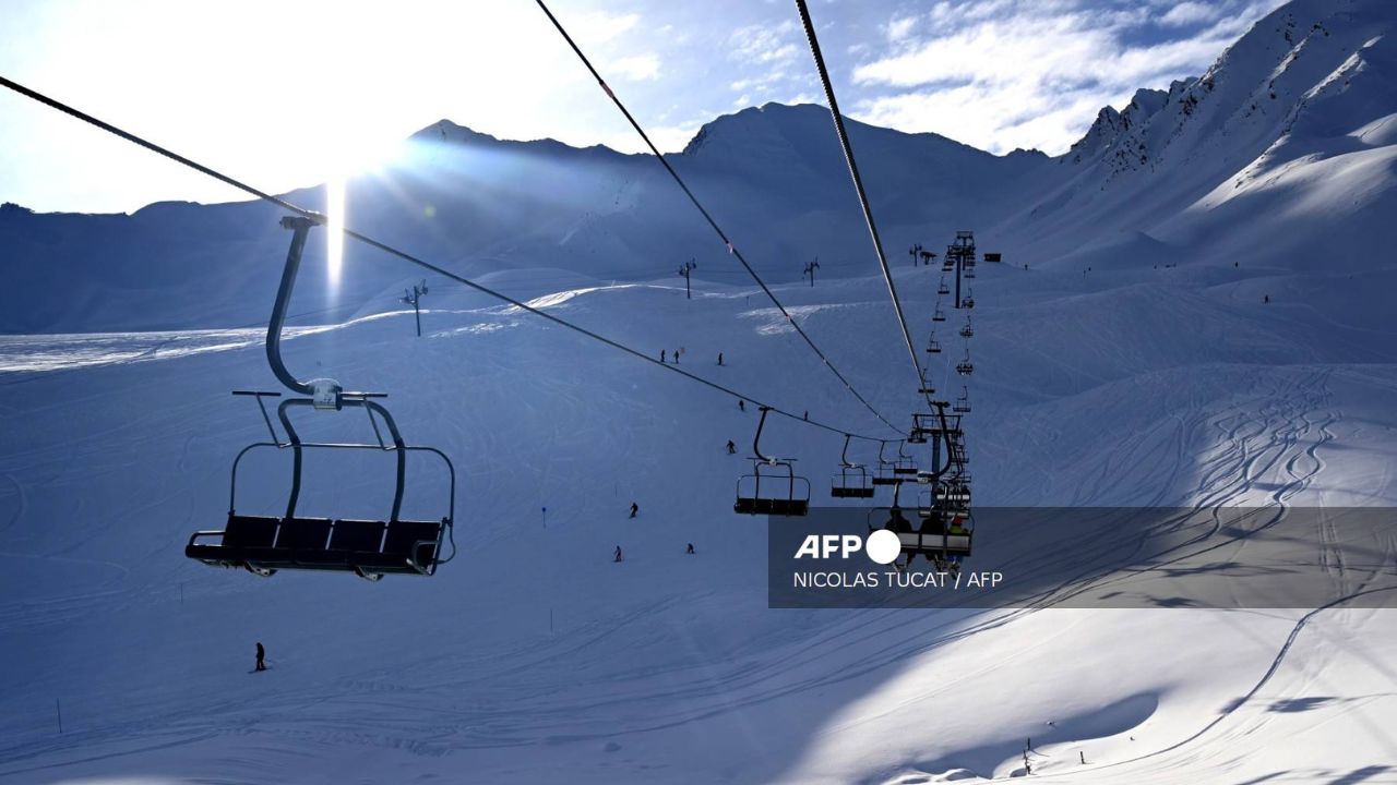 240 personas que quedaron bloqueadas en un telesquí de los Alpes franceses