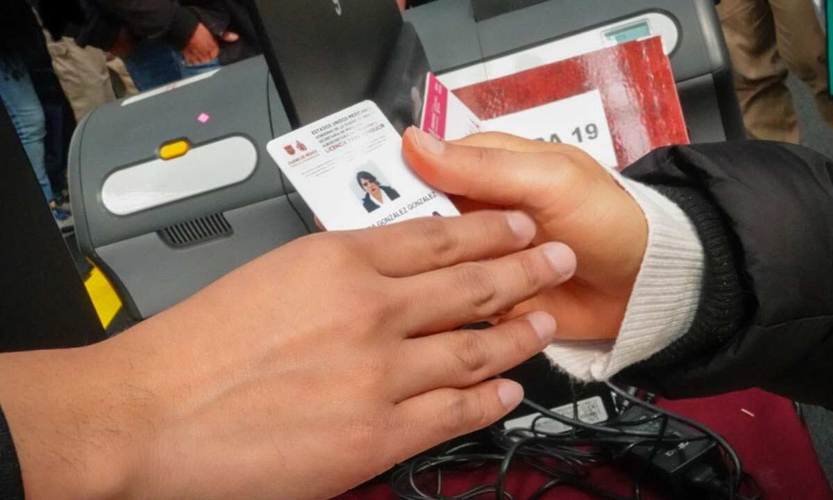 Aquí te decimos el costo para obtener la licencia de conducir permanente de la CDMX en 2025.