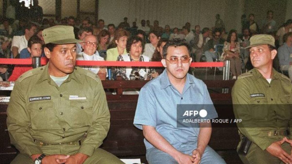 Ernesto Cruz León en 1997.
