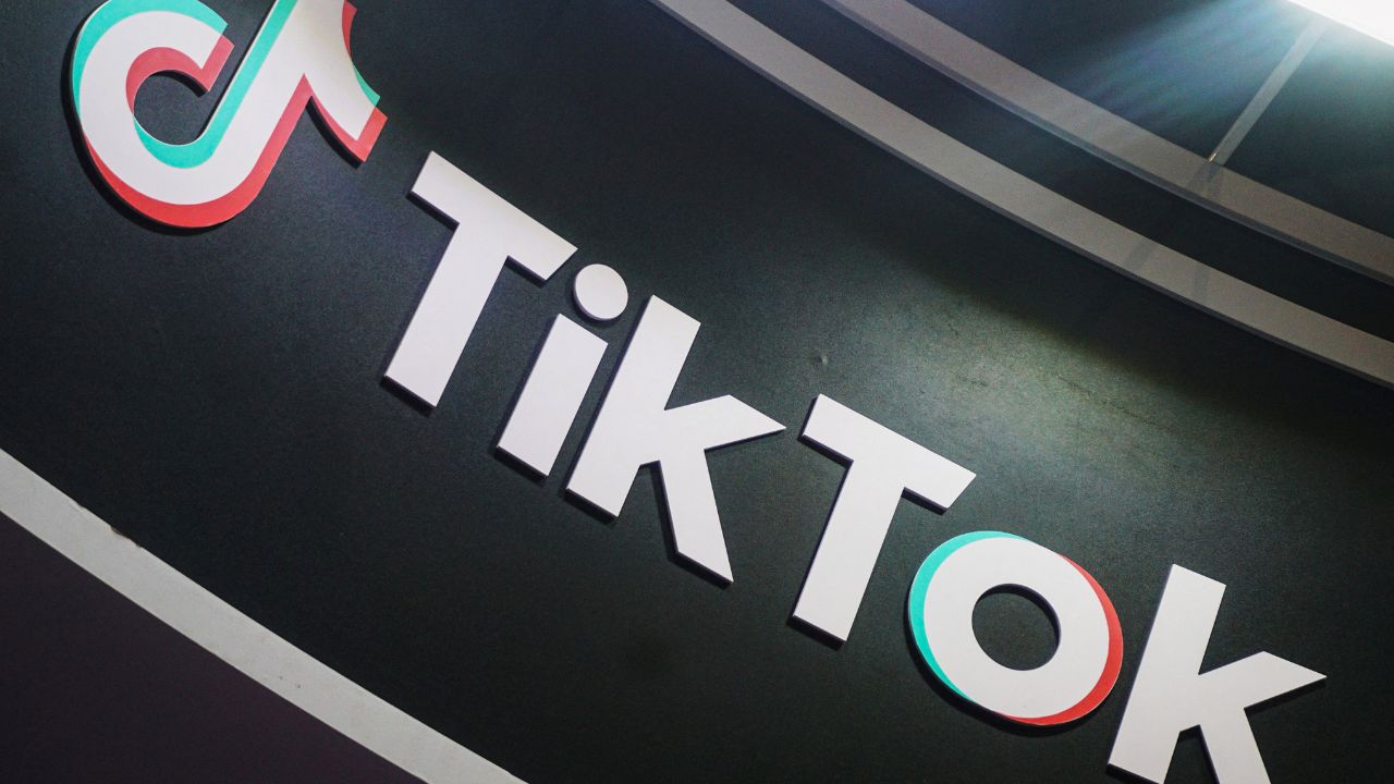 TikTok, que niega insistentemente haber transmitido información a Pekín, sostiene que la ley viola sus derechos de libertad de expresión