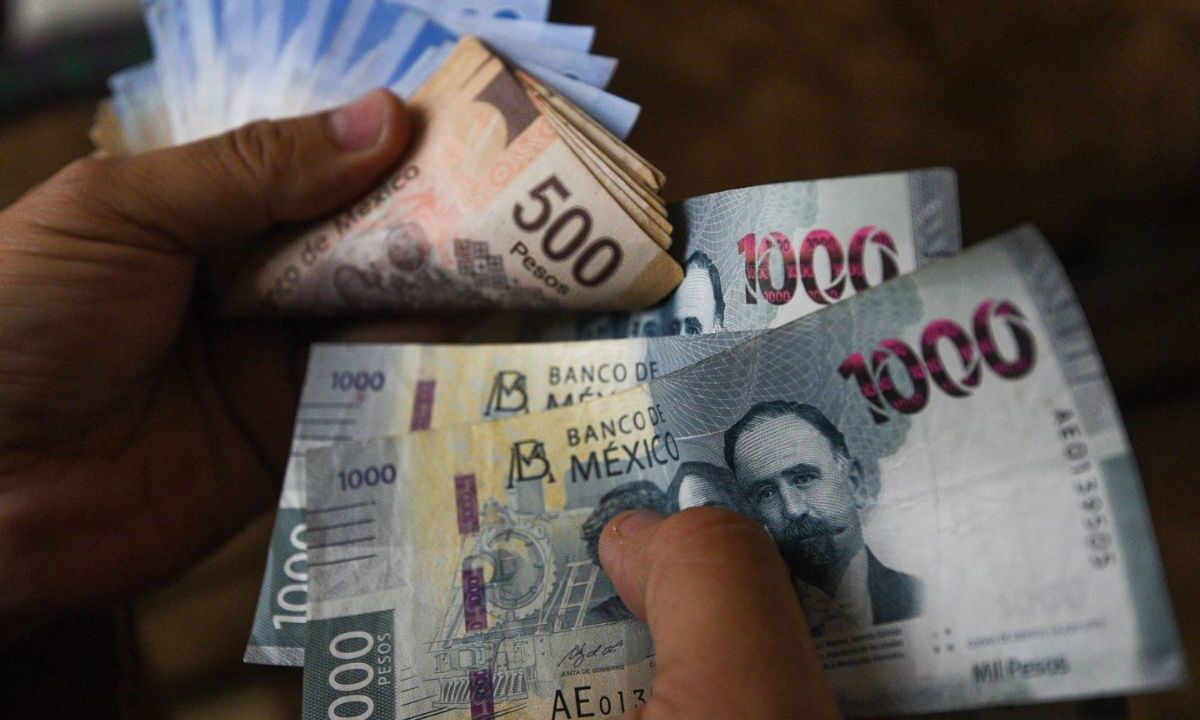 La depreciación del peso se debió principalmente a que Donald Trump anunció aranceles del 25%