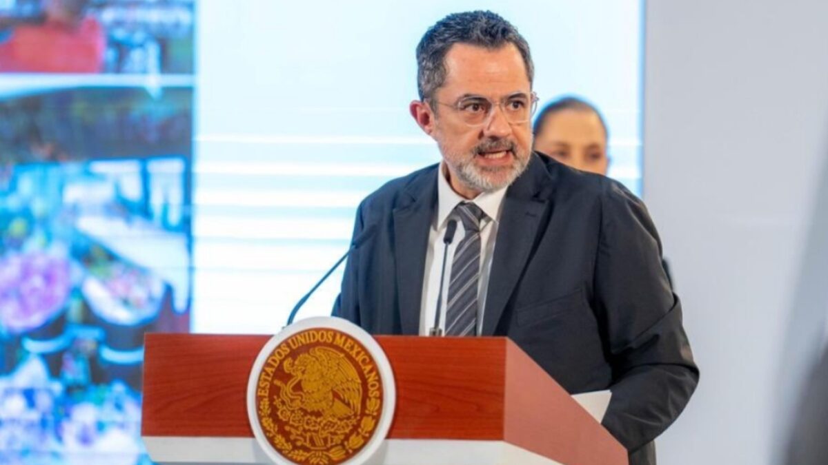 Iván Escalante durante la mañanera
