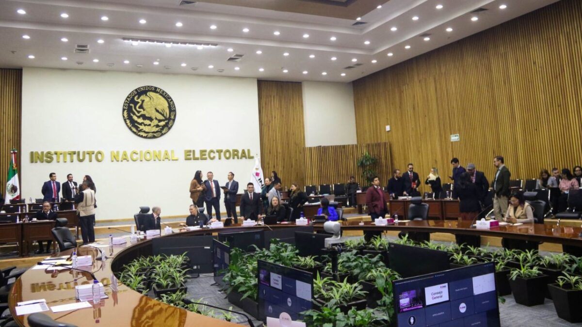 El INE prevé enviar una solicitud de mil 511 millones de pesos de presupuesto extraordinario a la SHCP para cumplir con la organización de la elección judicial.