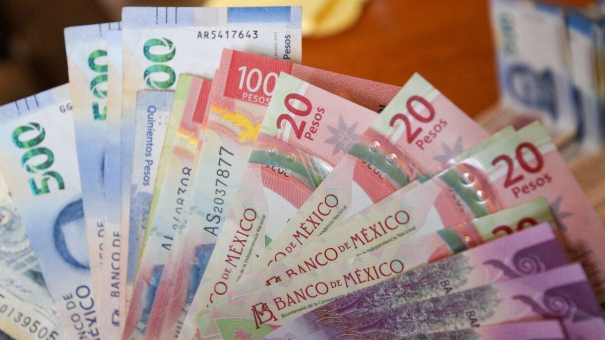En su primer mandato, Trump propuso gravar las remesas con 6% para costear el muro
