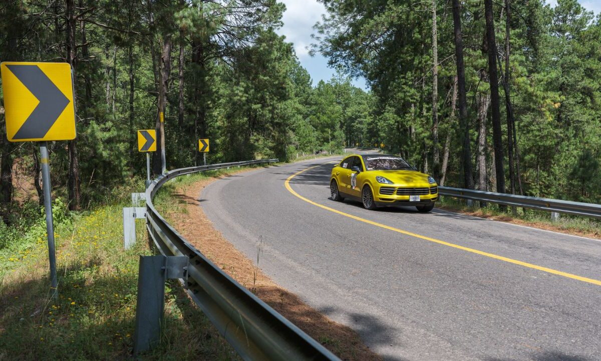 Jouanen, director de la carrera, expiloto y experto en logística de competencias de autos tiene todo cubierto para rally