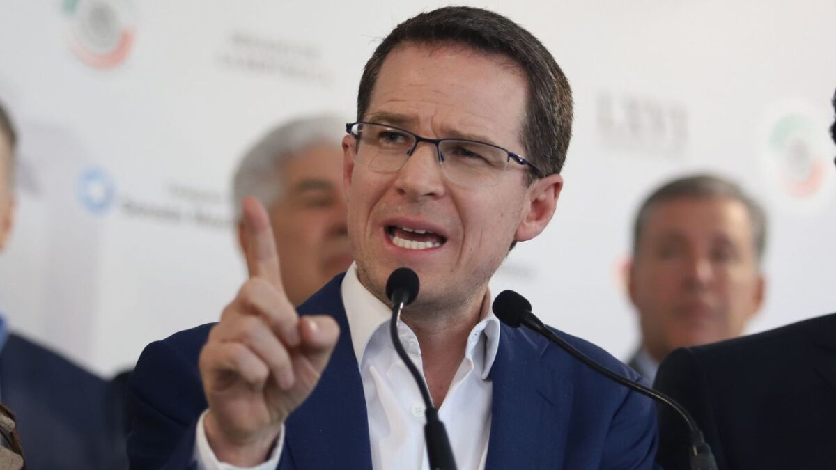 Anaya denunció que el gobierno está engañando a la gente y están ocultando información