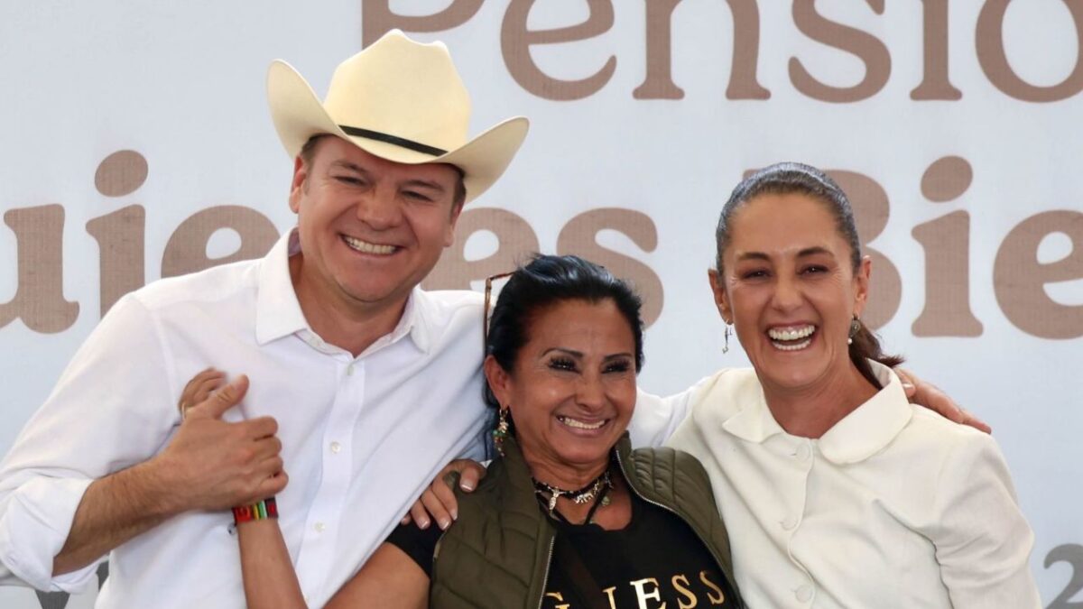 Esteban Villegas del PRI con Claudia Sheinbaum