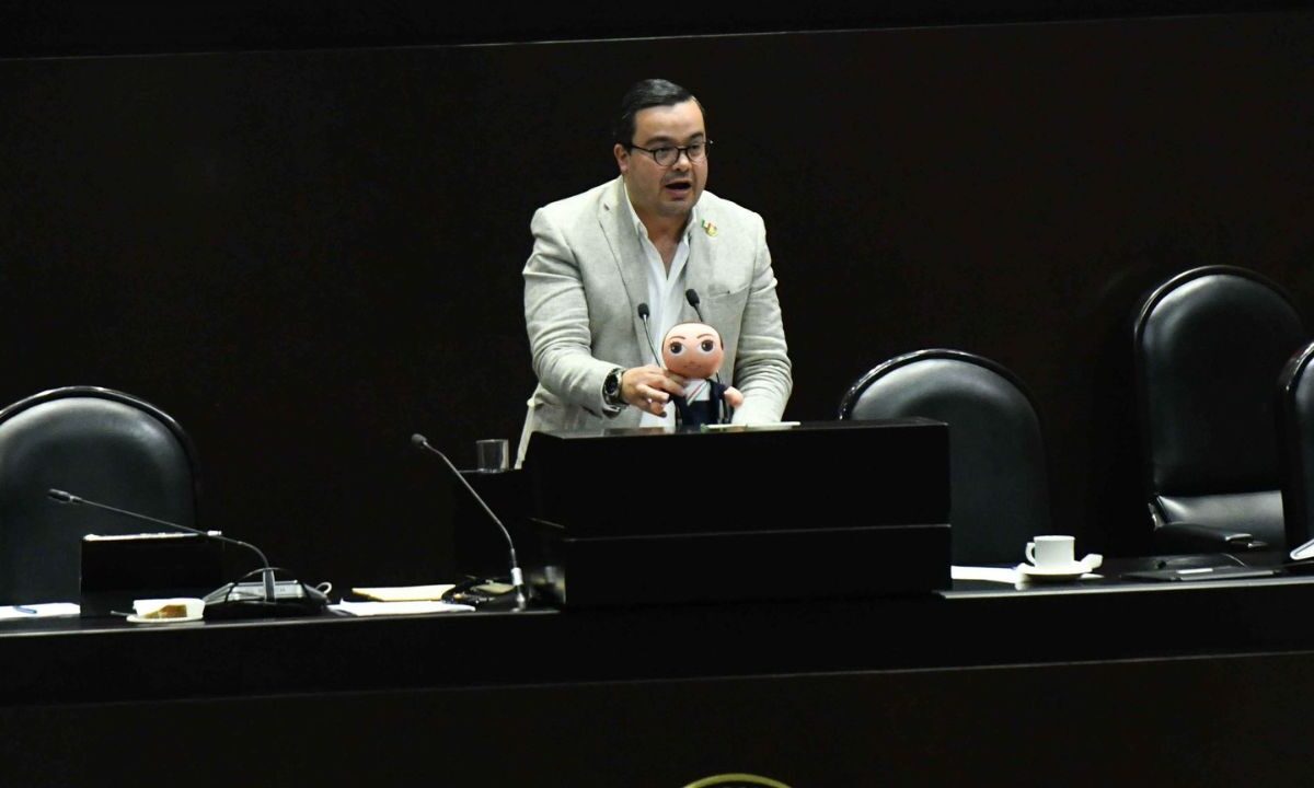 Diputados de Morena designan a Ernesto Prieto en la representación del INE; está señalado como deudor alimentario.