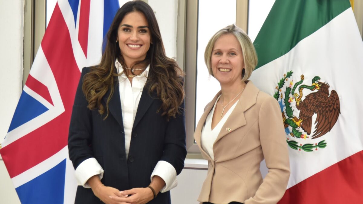 Alessandra Rojo de la Vega se reunió con Susannah Goshko