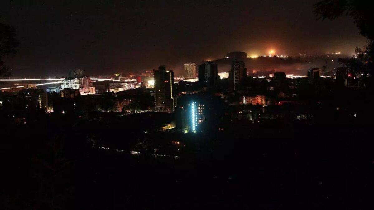 Mega apagón deja sin luz eléctrica a casi toda Chile