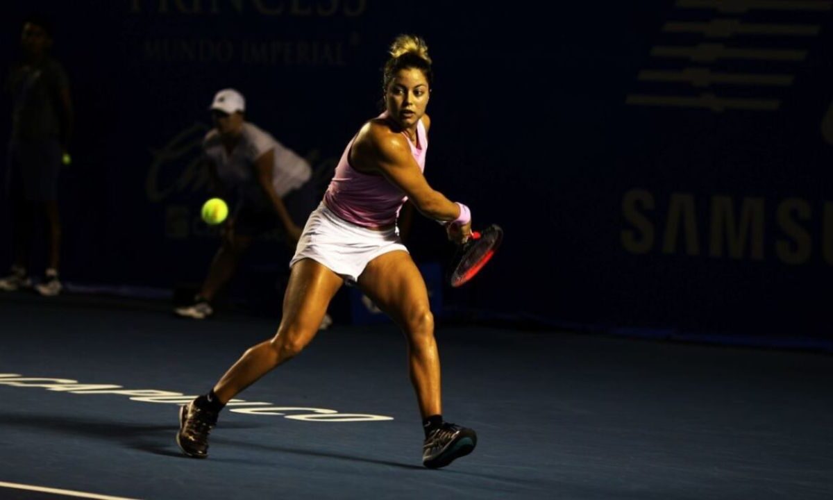 La tenista mexicana Renata Zarazúa cae en su debut de dobles en el Mérida Open.