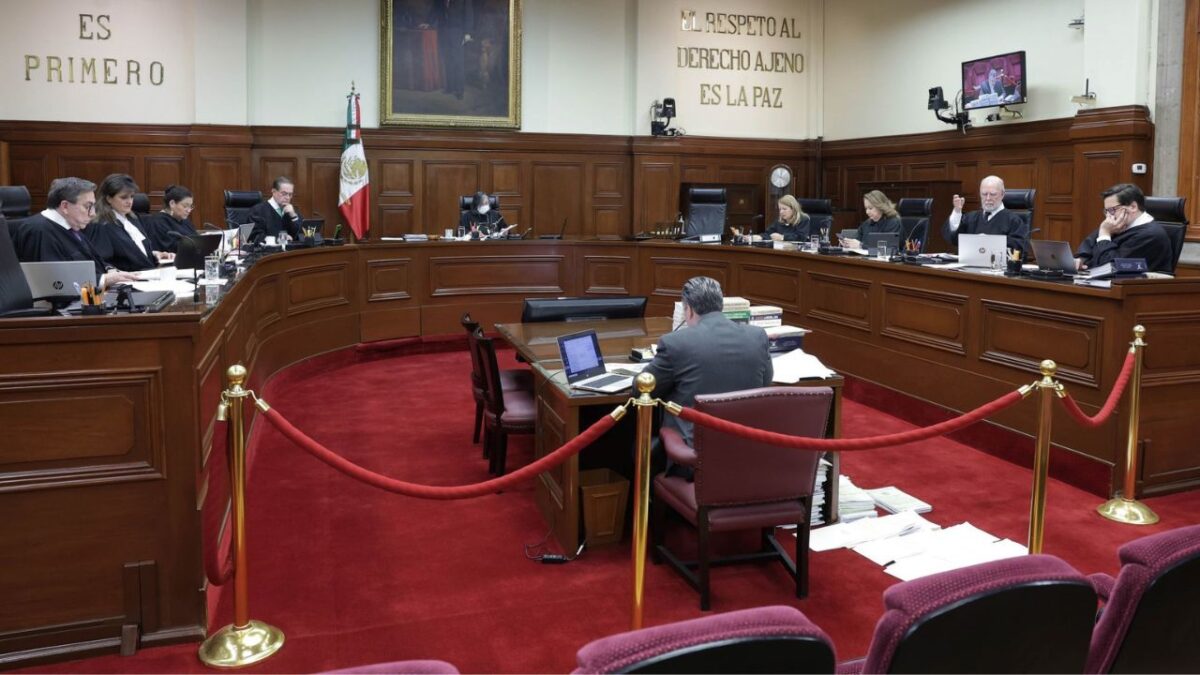 La SCJN por mayoría de votos, eliminó la propuesta de exhortar a las autoridades a acatar las suspensiones en contra de la reforma judicial.