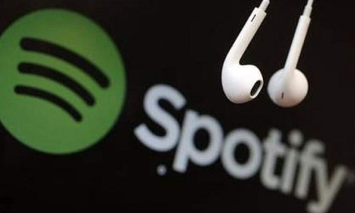 Spotify obtuvo su primer beneficio neto anual de mil 130 millones de dólares.
