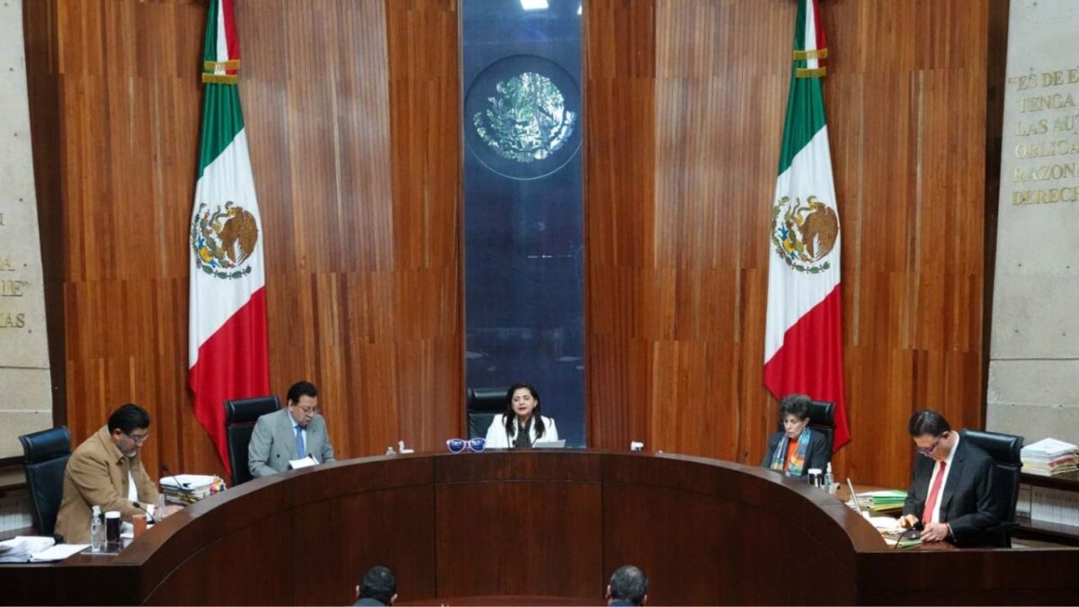 Felipe Alfredo Fuentes Barrera, magistrado del TEPJF, indicó que la naturaleza dinámica de nuestra Constitución es a su vez reflejo de la evolución democrática del país.