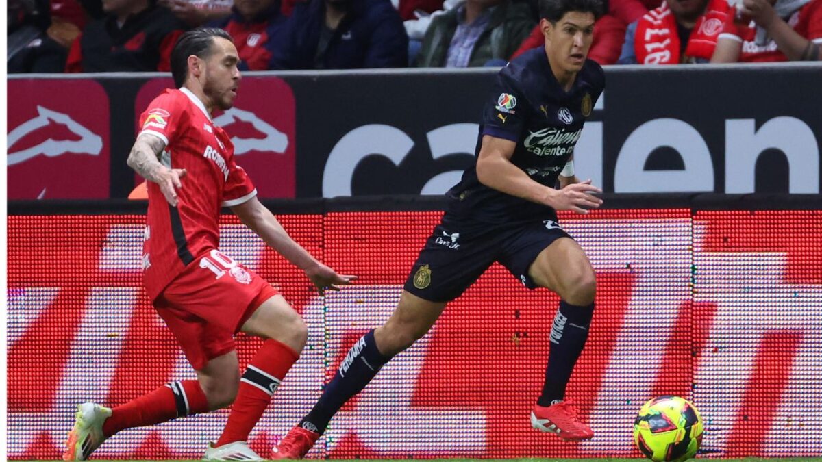 La escuadra de Toluca doblegó a las Chivas en tiempo de compensación tras romper el empate en La Bombonera.