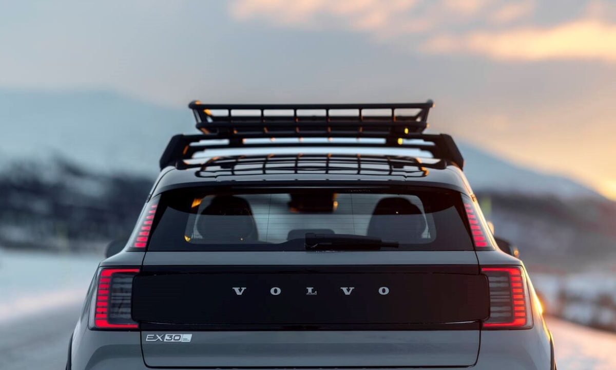 Volvo presenta a su nuevo integrante el EX30 Cross Country que promete ser el compañero ideal para explorar nuevos caminos.