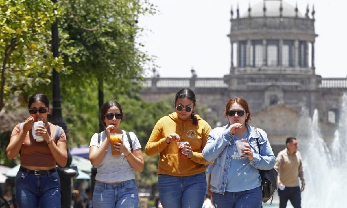 El clima hoy será muy caluroso, pese al frente frío 38