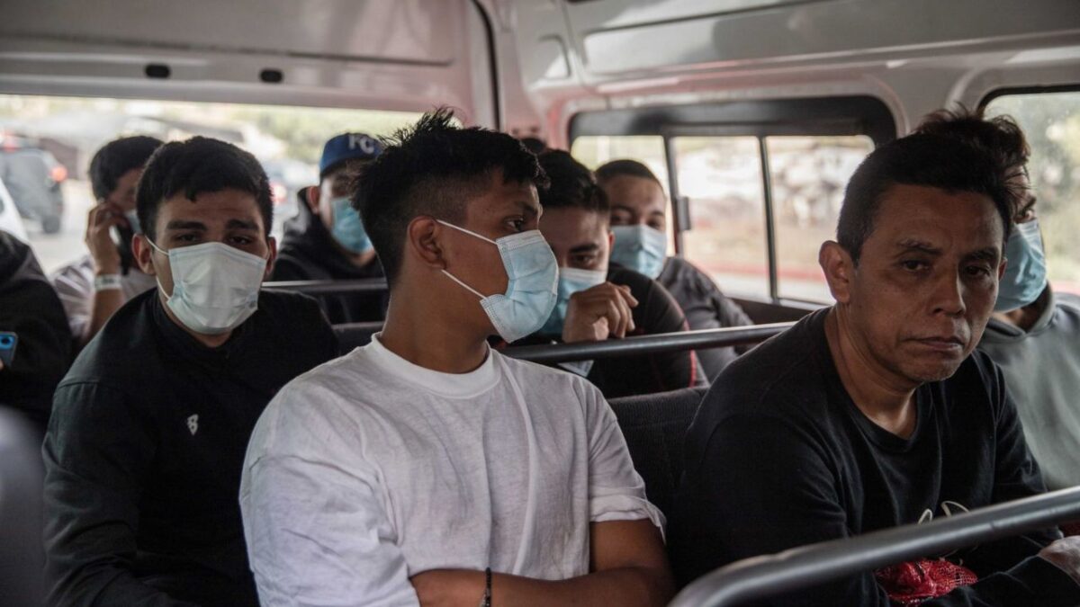 De acuerdo con el Servicio de Inmigración y Control de Aduanas de Estados Unidos (ICE), entre 2014 y 2024, más de 2.2 millones de personas fueron deportadas a México.