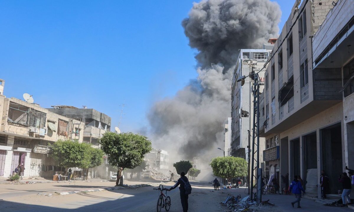 Líderes internacionales, como el Papa Francisco y la UE, condenaron la reanudación de los ataques en la Franja de Gaza