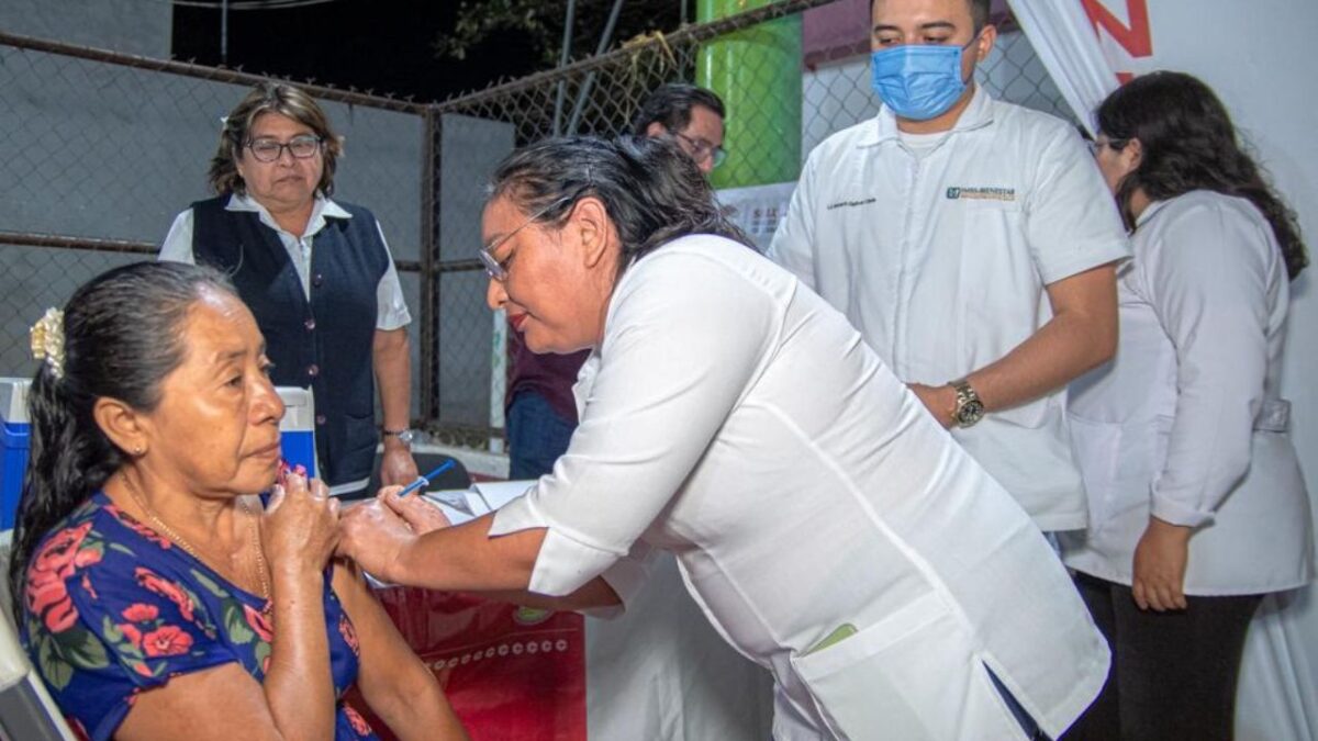 Intensifcan acciones de vacunación a través de diferentes estrategias como Salud en tu Barrio, visitas a escuelas y sitios públicos.