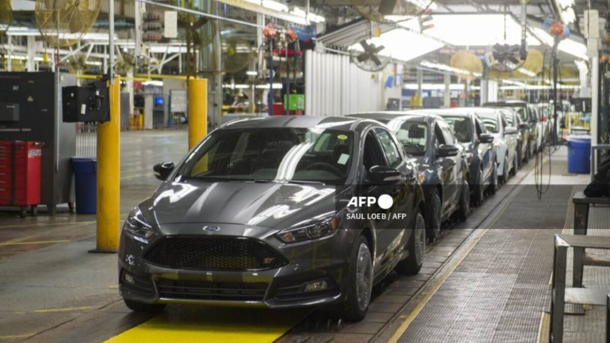 Marco Rubio y Juan Ramón de la Fuente acuerdan proteger la industria automotriz.