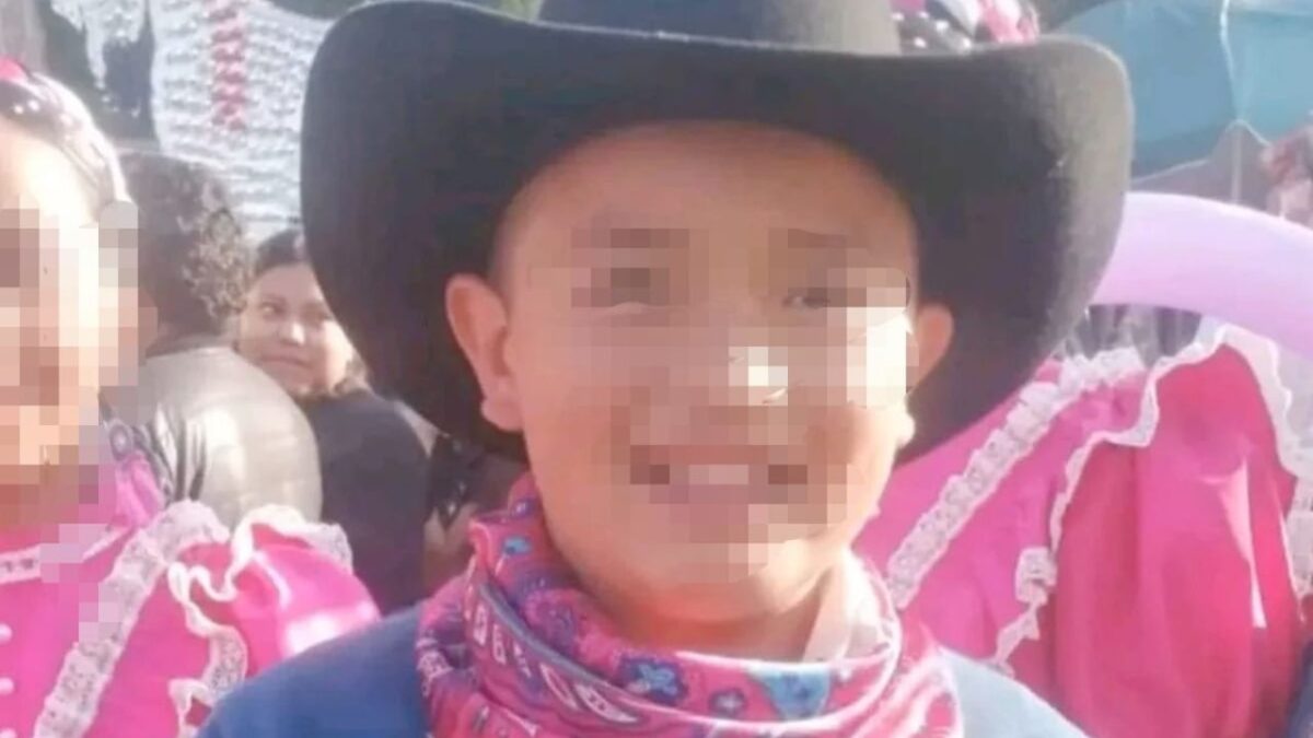 Israel, un niño de 12 años, oriundo de la comunidad de Belén, en el municipio de Otumba, fue atacado anoche por otro adolescente, que le disparó en la cabeza con un arma de fuego y huyó del lugar tras la agresión.