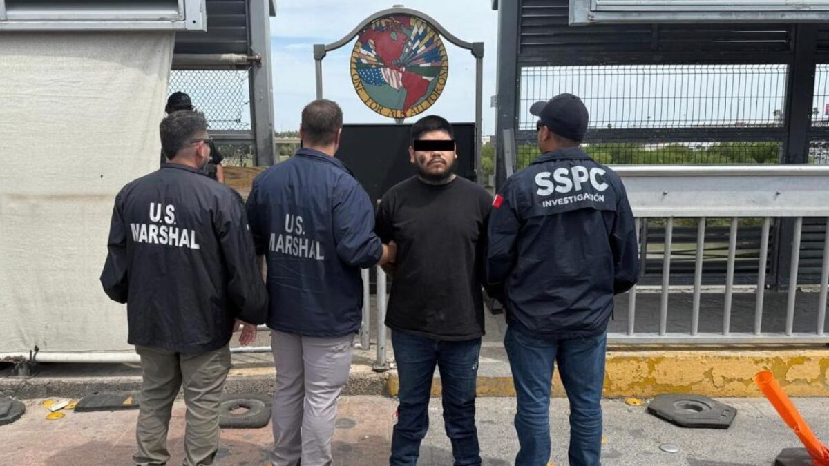 En Tamaulipas, Fuerzas Federales detuvieron y entregaron a las autoridades de EU, a Antonio "N", presunto traficante de personas.