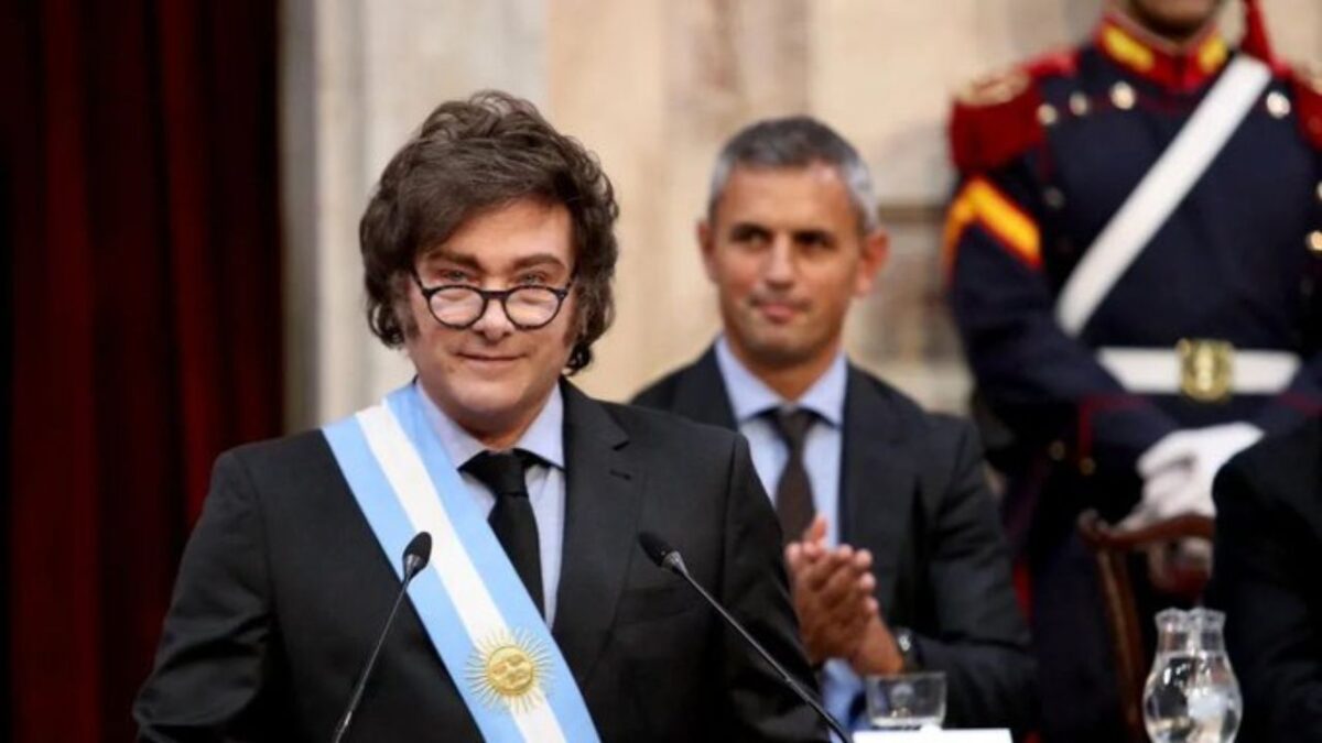 El Congreso de Argentina dio luz verde para que el gobierno de Javier Milei negocie un nuevo préstamo del FMI.
