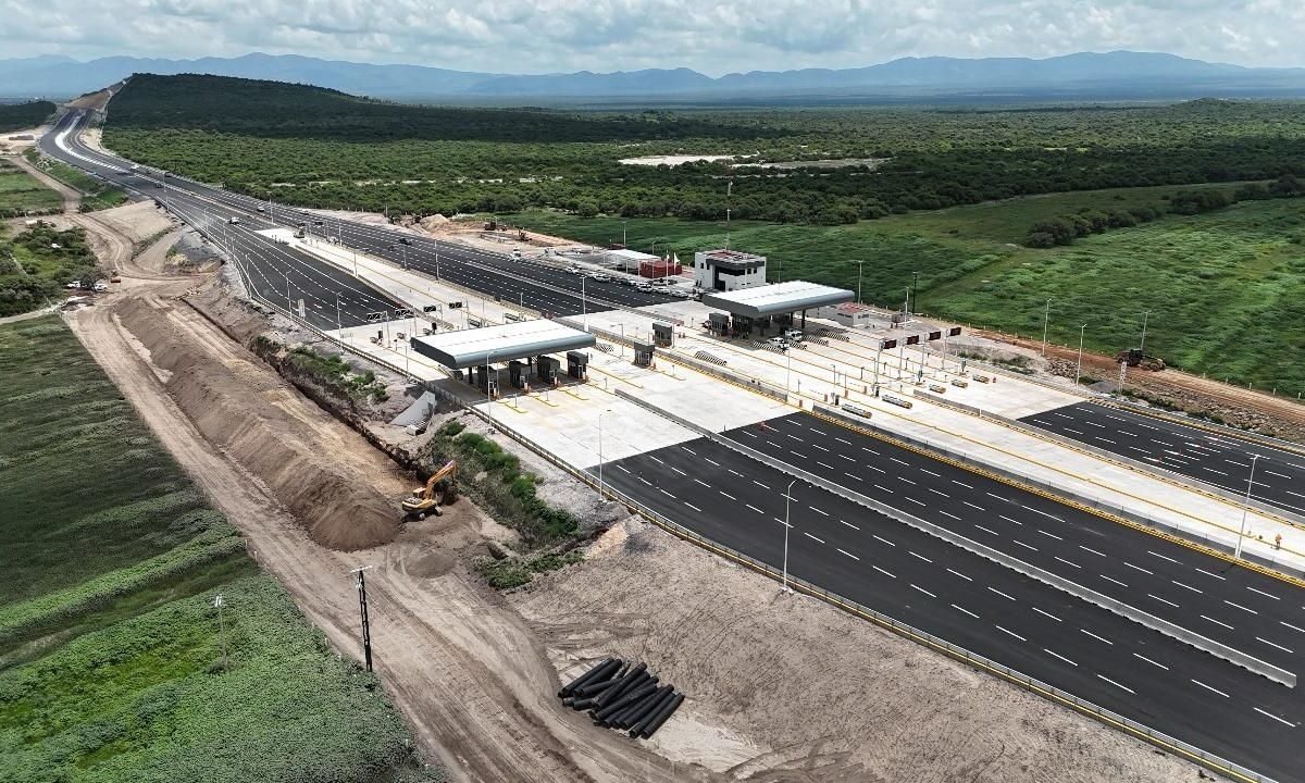 El proyecto de la nueva carretera desahogará el tráfico en la ruta que va de San Luis Potosí hacia Matehuala.