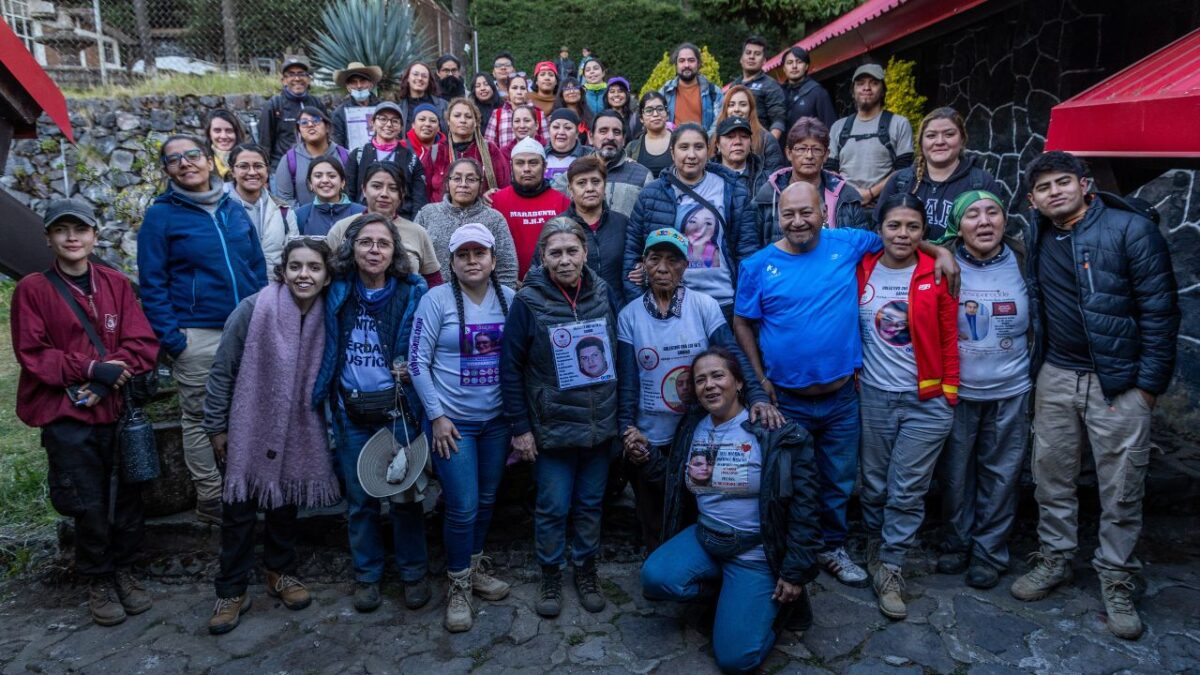 Familiares y miembros de los grupos de investigación y buscadores, trabajan por varios días para dar con los desaparecidos en la Ciudad de México.